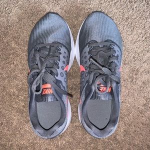 NIKE Downshifter 7 👟